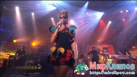 Rihanna - Don't Stop The Music (Live, The Ellen DeGeneres Show)