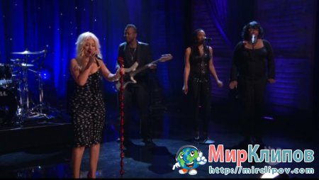 Christina Aguilera - Something's Got Hold On Me (show Conan O&#180;Brien 2010)
