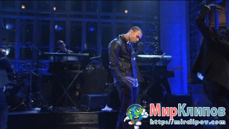 Chris Brown - Yeah 3x (Live, SNL)