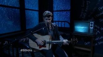 Shawn Mendes - Stitches (Live Billboard Music Awards 2016)