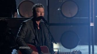 Blake Shelton ft. Gwen Stefani - Go Ahead and Break My Heart (Live Billboard Music Awards 2016)