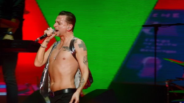 Depeche Mode - Alive In Berlin