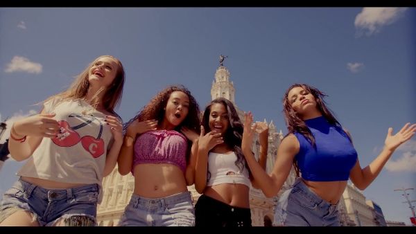 Фабрика ой мама я влюбилась. Клип такие разные. Фабрика мы такие разные. Фабрика" на съемках клипа "мы такие разные. Фабрика я полюбила.