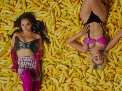 Anitta With Becky G - Banana
